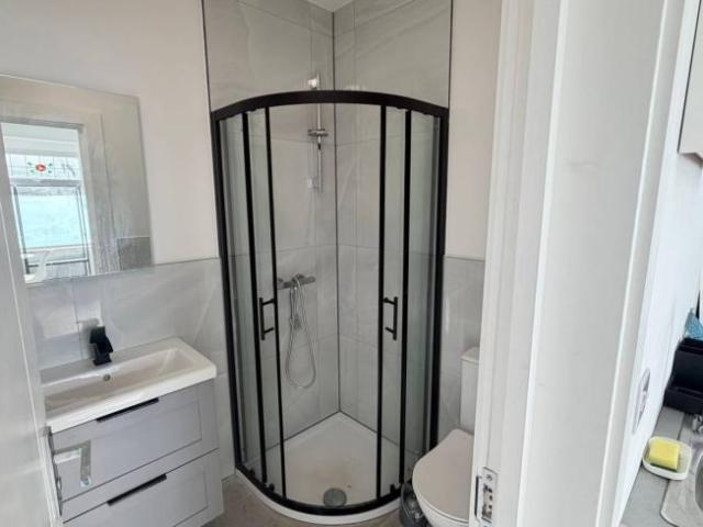 Apartment for rent in Lyons, Greater London