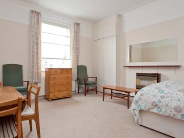 Apartment for rent in Lyons, Greater London