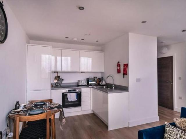 Apartment for rent in Gorse Hill, Trafford Park