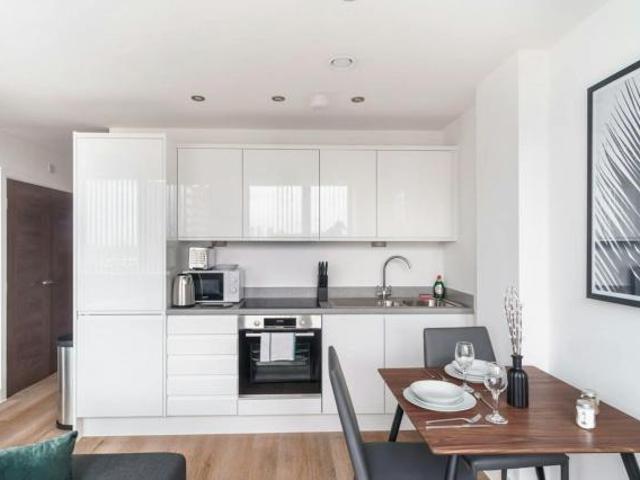 Apartment for rent in Gorse Hill, Trafford Park
