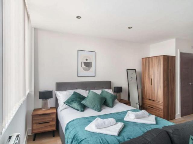 Apartment for rent in Gorse Hill, Trafford Park