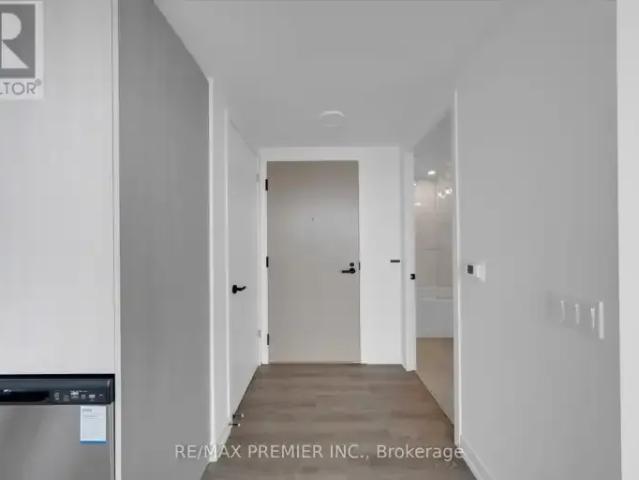 Apartment for rent in Interchange Hwy 400 & 7, Vaughan