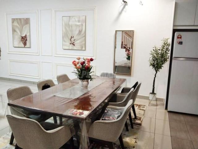 Townhouse for rent in Tanjong Sepat, Selangor