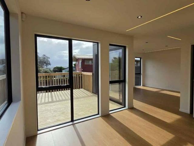 Townhouse for rent in Howick, Oroua County