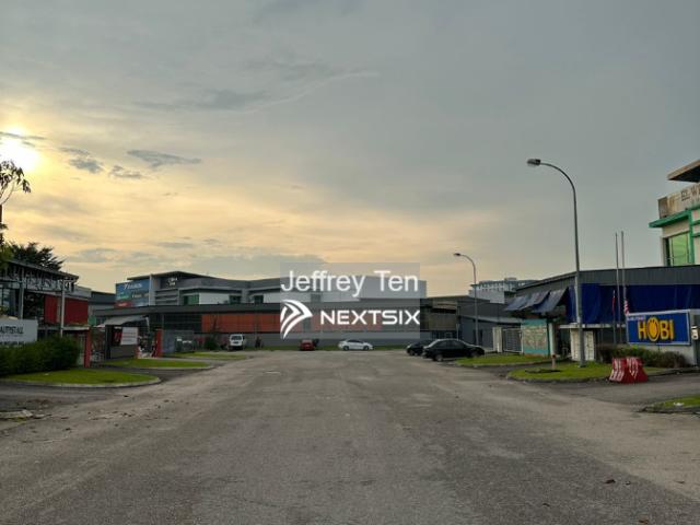 Shop for rent in Kuching