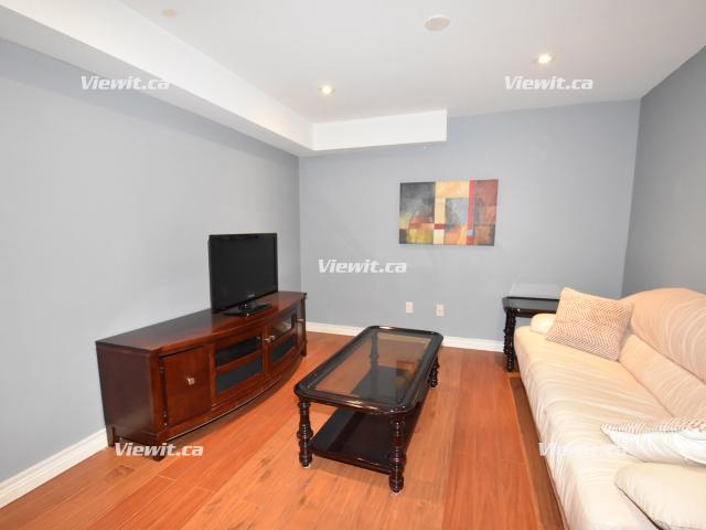 Room for rent in Brampton