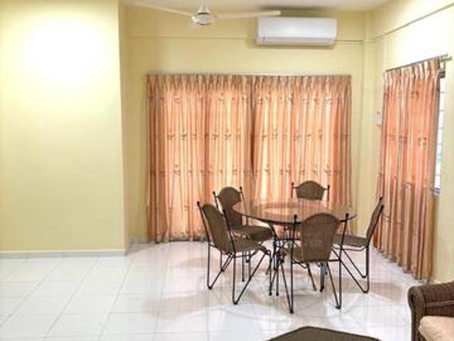 Condominium for rent in Malaka