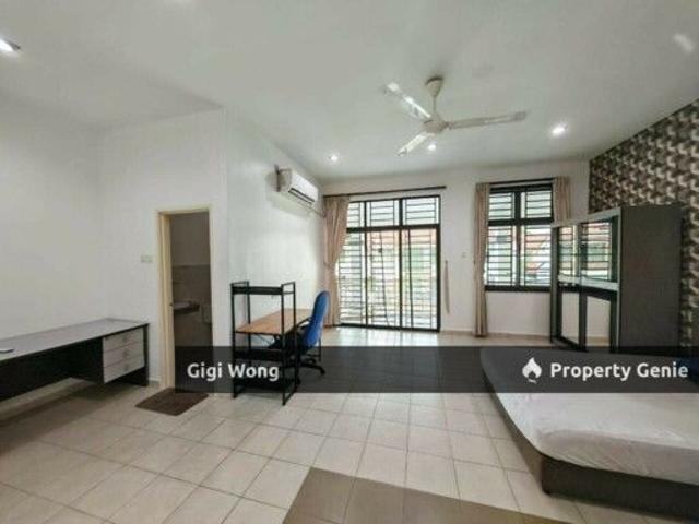 House for rent in Malaka