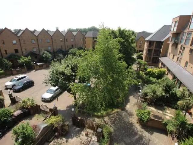 House for rent in St. George in the East, Greater London