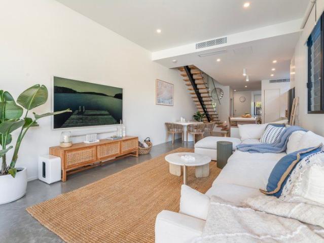 Duplex for rent in Mermaid Beach, Gold Coast City