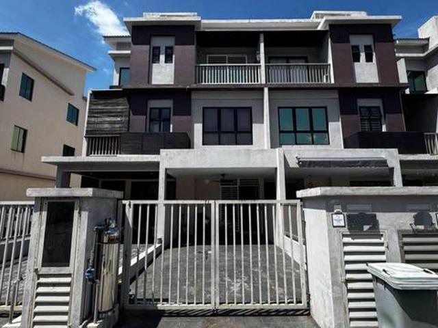 Townhouse for rent in Kajang, Langat