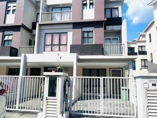 Townhouse for rent in Kajang, Langat