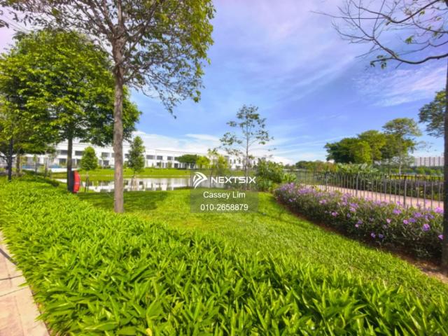 Shop for rent in Kuala Lumpur, Country Heights Damansara