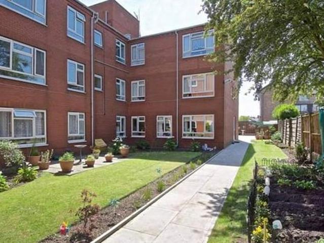 Flat for rent in St Helens