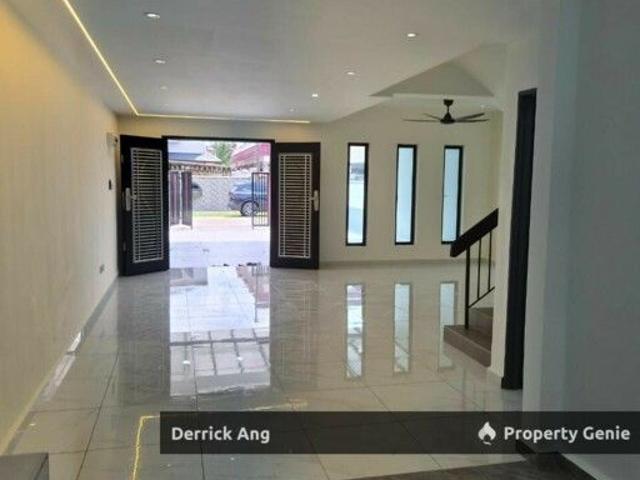House for rent in Jalan Anggerik, Taman Johor Jaya, Plentong