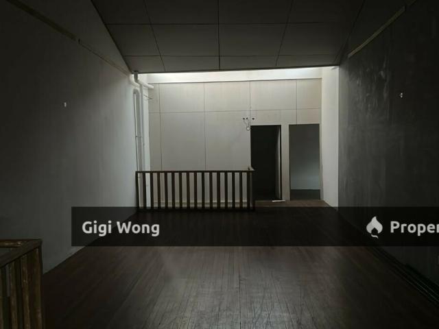 Shop for rent in Malaka