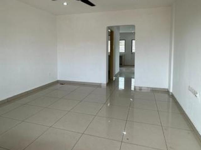 Townhouse for rent in Petaling, Damansara Damai