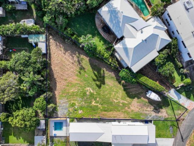 Land for sale in Cooee Bay, Queensland
