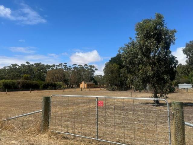 Land for sale in Glenthompson