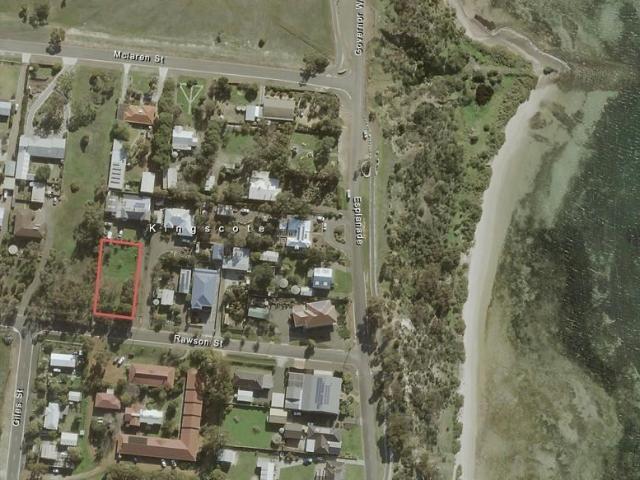Land for sale in Kingscote