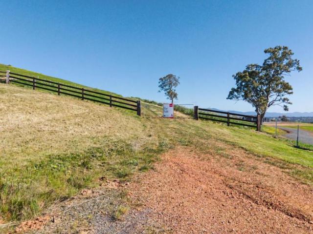 Land for sale in Stoneleigh Park Estate, Mansfield