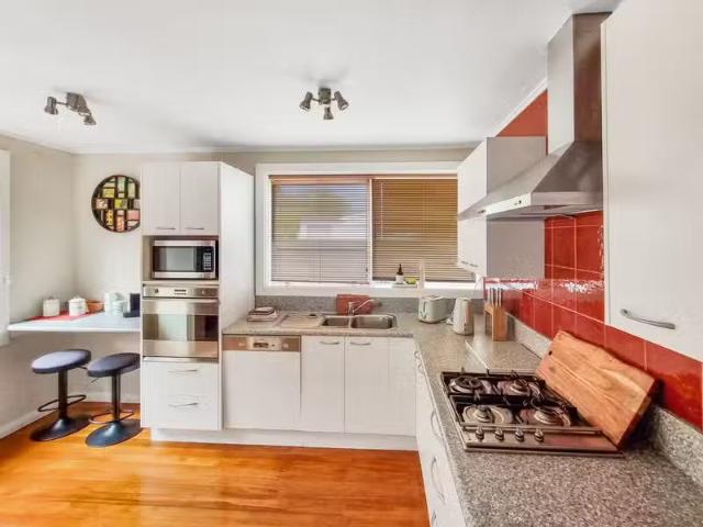 House for rent in Chaslands, Canterbury
