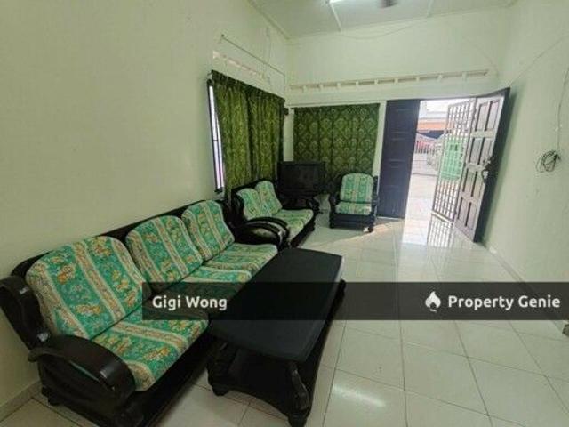 House for rent in Malaka