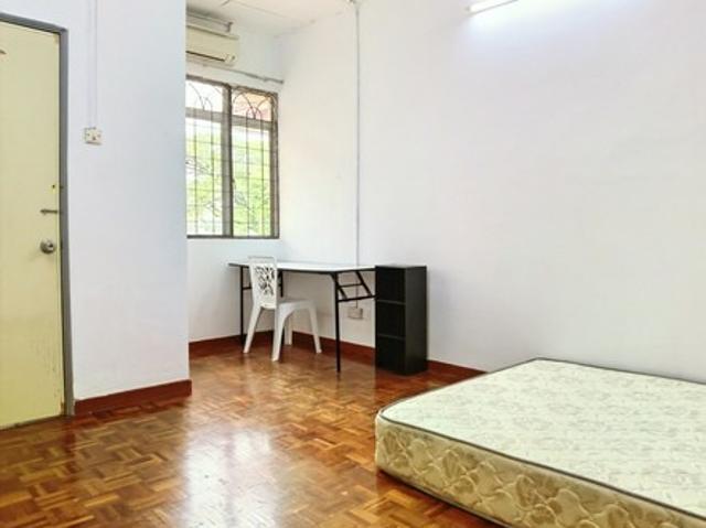 Room for rent in Petaling, Damansara Damai