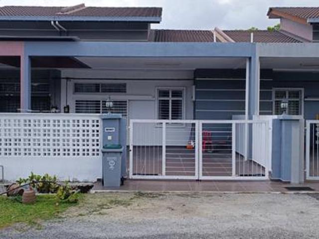 Terraced House for rent in Malaka