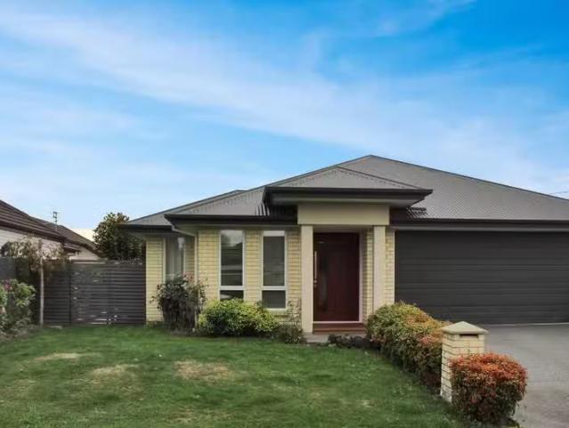 House for rent in Chaslands, Canterbury