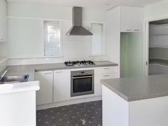 House for rent in Chaslands, Canterbury
