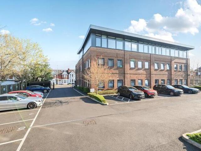 Office for rent in Hillingdon, Northwood