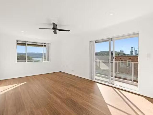 House for rent in Point Frederick, New South Wales