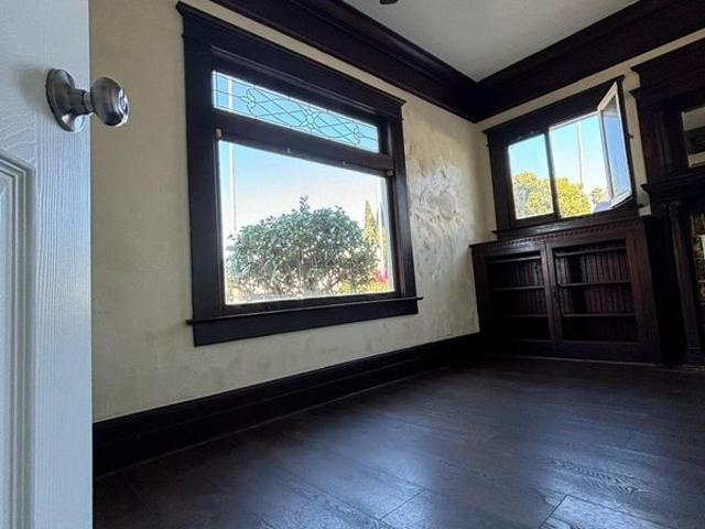 Room for rent in Canoga Park, California