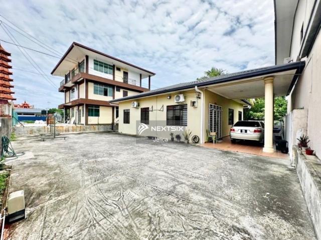 Shop for sale in Kuching