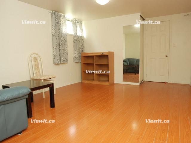 Room for rent in Woburn, Ontario