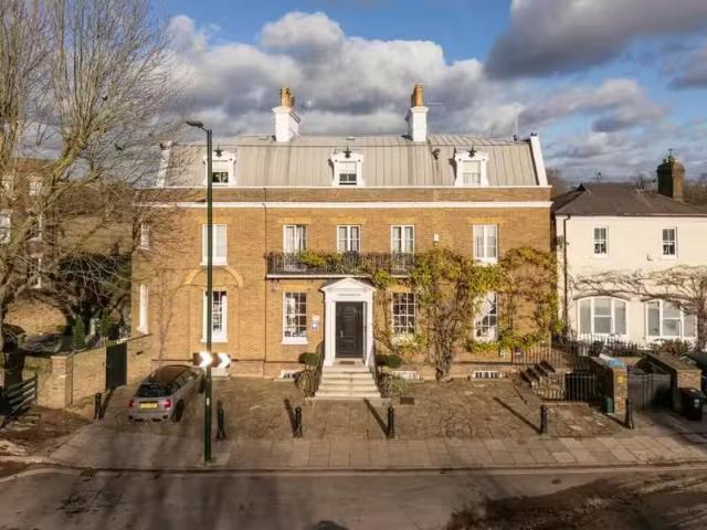House for rent in Blackhills, Surrey
