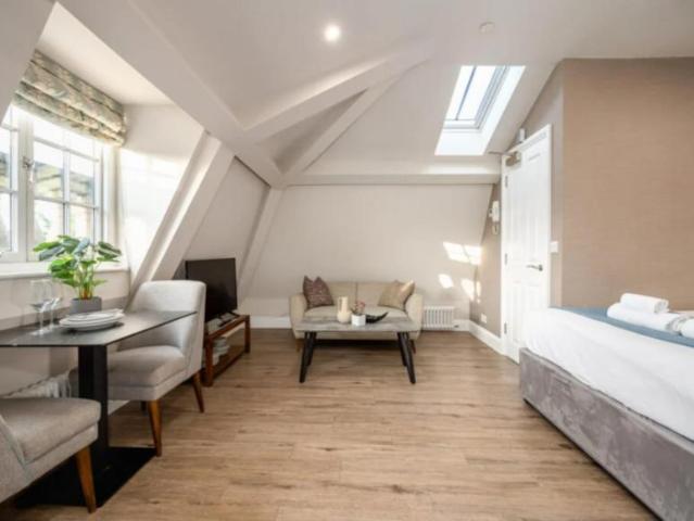 Room for rent in Tyndall's Park, Feckenham