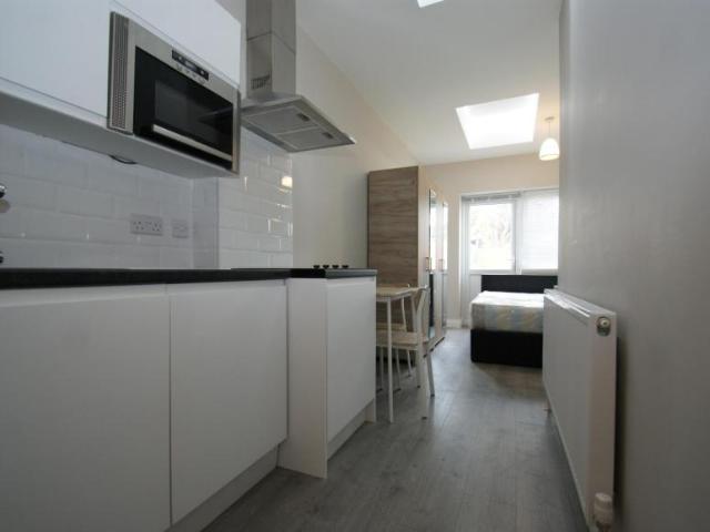 Room for rent in London Borough of Ealing, Greater London