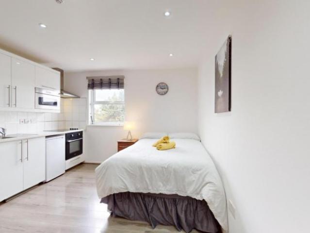 Room for rent in Cricklewood, Greater London