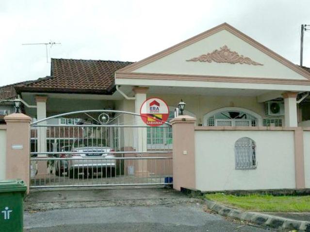 House for rent in Kuching, Bahagian Kuching