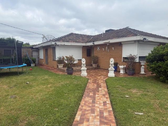 House for rent in Keilor East, Victoria
