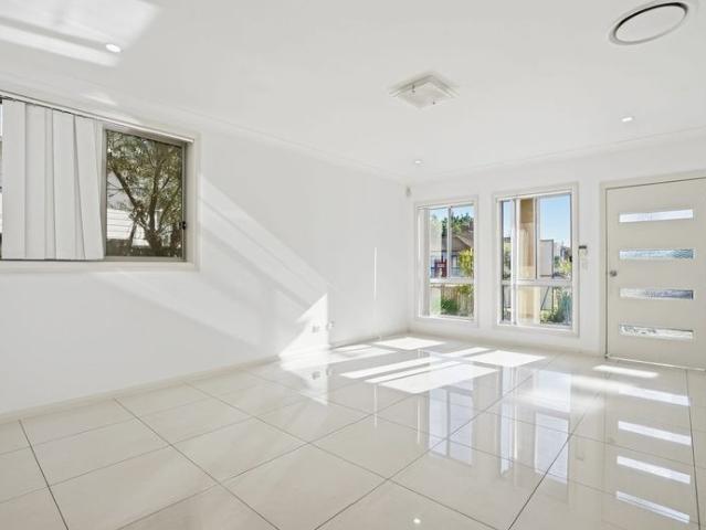 Townhouse for rent in Sydney, New South Wales