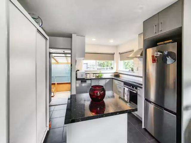 House for rent in Chaslands, Canterbury