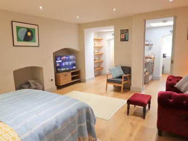House for rent in Tranmere Park, Guiseley