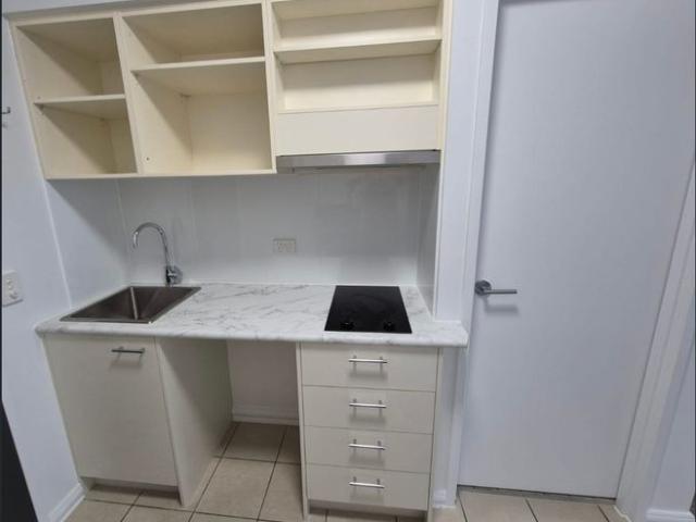 Granny Flat for rent in Kangaroo Point, Greater Brisbane