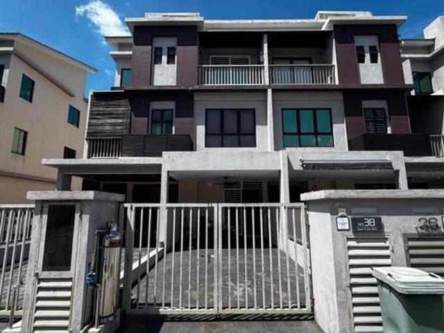 Townhouse for rent in Kajang, Langat