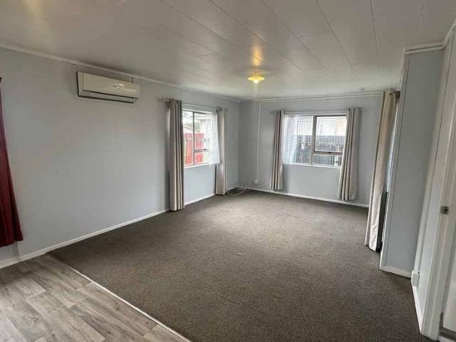 House for rent in Awhitu, Oroua County