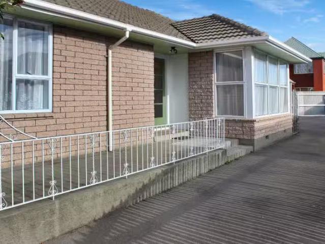House for rent in Chaslands, Canterbury