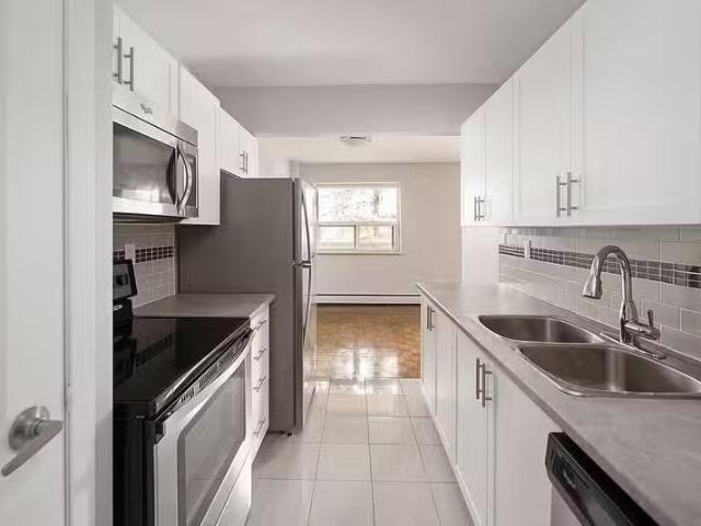 Condo for rent in Burlington, Golden Horseshoe